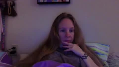Snapshot of milastoned chatting on 04.27.26 Mila online show from 04.27.26