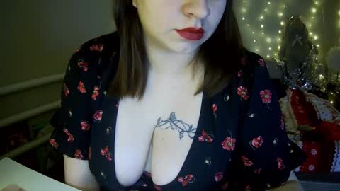 Milaxcute online show from 12.22.25