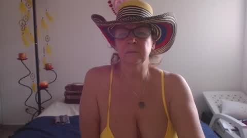 Snapshot of milchanell chatting on 02.20.25 milchanell online show from 02.20.25