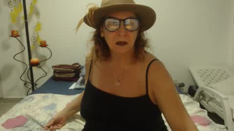 Snapshot of milchanell chatting on 03.05.25 milchanell online show from 03.05.25