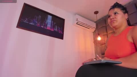 Snapshot of mile_u chatting on 02.14.25 Milena online show from 02.14.25