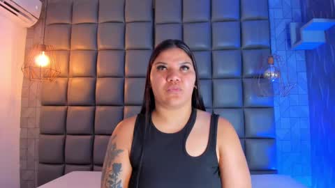 Snapshot of mile_u chatting on 03.06.25 Milena online show from 03.06.25