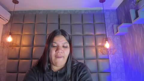 Snapshot of mile_u chatting on 03.12.25 Milena online show from 03.12.25