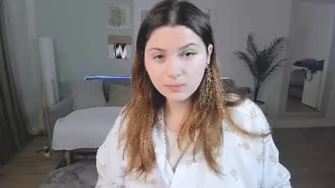 Snapshot of milenafiery chatting on 06.21.26 milenafiery online show from 06.21.26