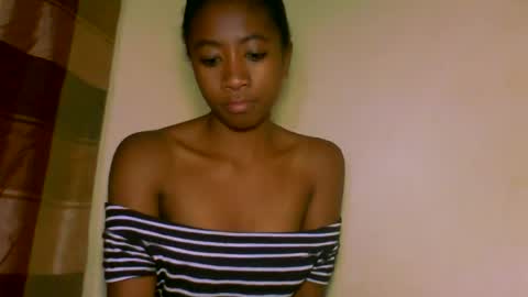 Snapshot of milennah chatting on 06.14.26 milennah online show from 06.14.26