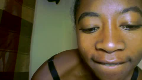 Snapshot of milennah chatting on 06.20.26 milennah online show from 06.20.26
