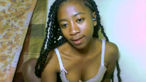 Snapshot of milennah chatting on 07.20.26 milennah online show from 07.20.26