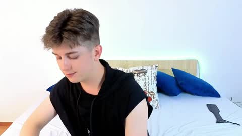 Snapshot of miless_cooper chatting on 05.28.26 Miles online show from 05.28.26