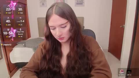 Snapshot of miley_baker chatting on 11.08.25 Miley online show from 11.08.25