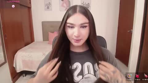 Snapshot of miley_baker chatting on 11.28.25 Miley online show from 11.28.25