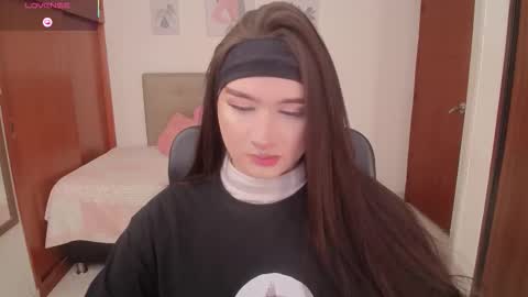 Snapshot of miley_baker chatting on 12.19.25 Miley online show from 12.19.25