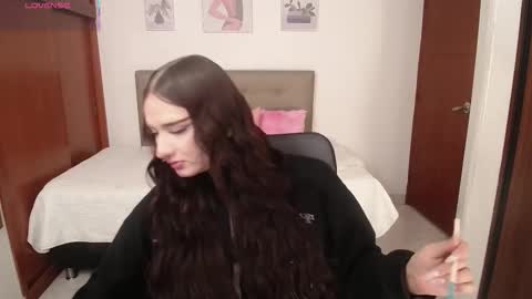 Snapshot of miley_baker chatting on 01.07.26 Miley online show from 01.07.26