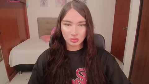 Snapshot of miley_baker chatting on 01.10.26 Miley online show from 01.10.26