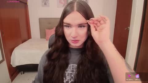 Snapshot of miley_baker chatting on 01.12.26 Miley online show from 01.12.26