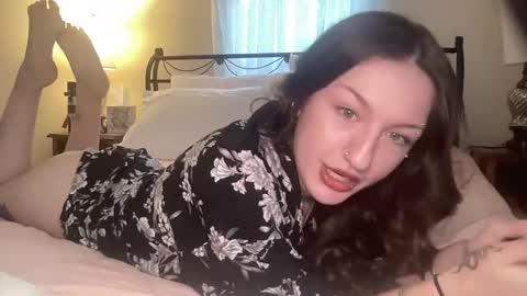 Snapshot of miley_monroee chatting on 02.16.25 miley_monroee online show from 02.16.25