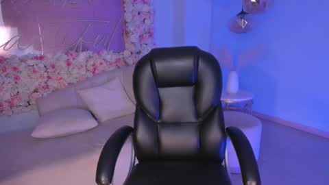 Miley Cruz  IG miley model23 online show from 02.15.25