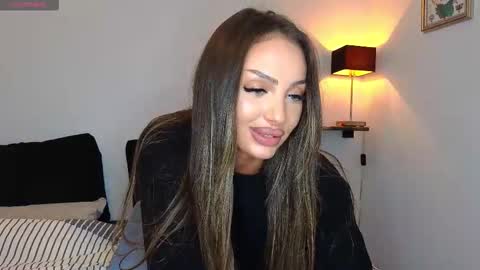 Miley Sin online show from 10.10.25