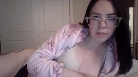 Snapshot of milf4you6 chatting on 12.02.25 milf4you6 online show from 12.02.25