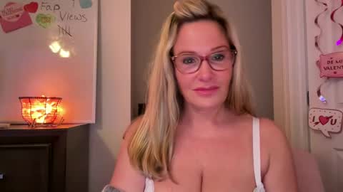 MIlf Goddess online show from 02.09.25