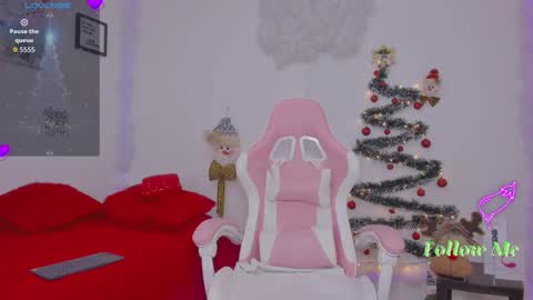 Aura  online show from 12.16.25