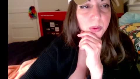 Snapshot of milfmonee chatting on 01.18.25 MILF Monee online show from 01.18.25