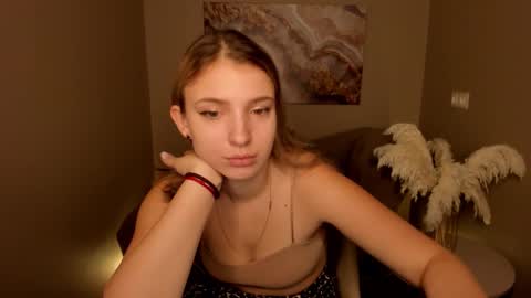 milinafox online show from 09.25.25