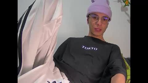 Snapshot of militoveruss2 chatting on 03.03.26 militoveruss2 online show from 03.03.26