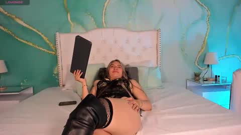 MiLKa VeLvEtT online show from 02.12.26