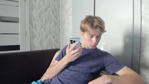 Snapshot of milkiwy chatting on 12.19.24 Isaac online show from 12.19.24