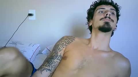 Snapshot of milkoffee chatting on 01.07.25 milkoffee online show from 01.07.25