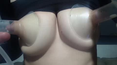 Snapshot of milkycandycce chatting on 01.28.25 C online show from 01.28.25