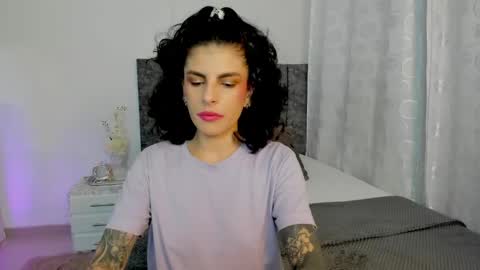 Snapshot of milla_pixxie chatting on 01.02.25 Milagros online show from 01.02.25