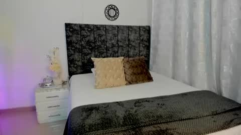 Snapshot of milla_pixxie chatting on 02.10.25 Milagros online show from 02.10.25