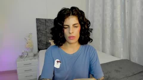 Snapshot of milla_pixxie chatting on 02.10.25 Milagros online show from 02.10.25