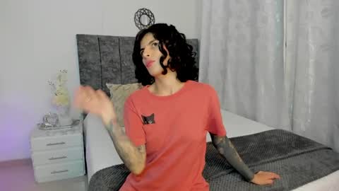 Snapshot of milla_pixxie chatting on 02.15.25 Milagros online show from 02.15.25