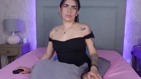 Snapshot of millabliss chatting on 03.04.25 MillaBliss online show from 03.04.25