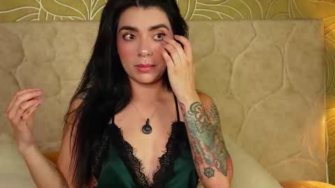 Snapshot of millabliss chatting on 11.22.25 MillaBliss online show from 11.22.25