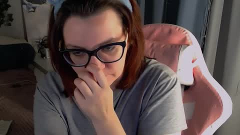 Snapshot of millapoolys chatting on 12.20.25 Milla online show from 12.20.25