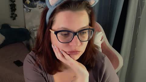 Snapshot of millapoolys chatting on 02.15.26 Milla online show from 02.15.26