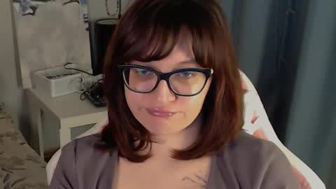 Snapshot of millapoolys chatting on 02.19.26 Milla online show from 02.19.26