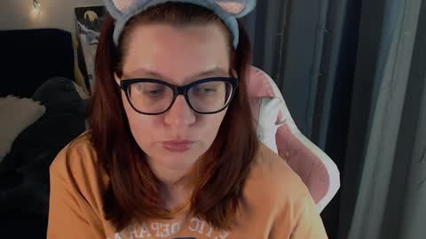 Snapshot of millapoolys chatting on 05.18.26 Milla online show from 05.18.26