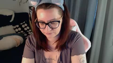 Snapshot of millapoolys chatting on 06.20.26 Milla online show from 06.20.26