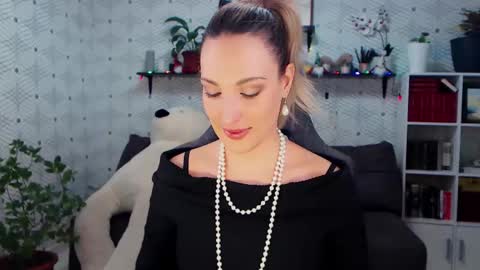 MillaXQueen online show from 01.19.26