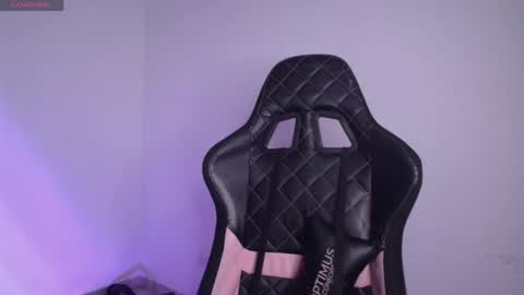 Snapshot of millie_bobby_ chatting on 04.30.26 Millie Bobby online show from 04.30.26