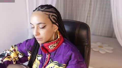 Snapshot of millie_volturi chatting on 06.11.26 millie_volturi online show from 06.11.26