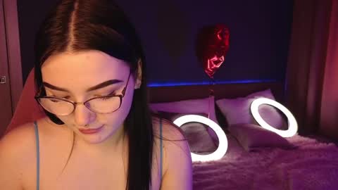 Snapshot of milliedoll chatting on 02.25.25 Millie online show from 02.25.25