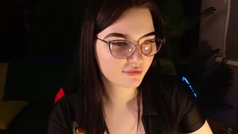 Snapshot of milliedoll chatting on 02.28.25 Millie online show from 02.28.25