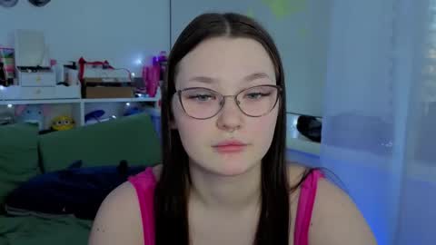 Snapshot of milliedoll chatting on 10.14.25 Millie online show from 10.14.25