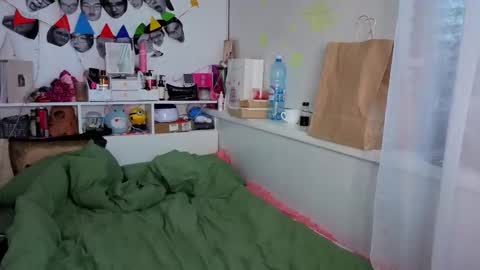 Snapshot of milliedoll chatting on 10.26.25 Millie online show from 10.26.25