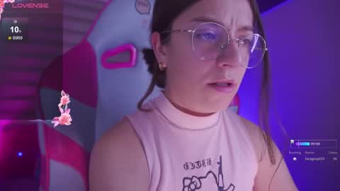 Snapshot of milly_kenner chatting on 11.25.25 MILLY online show from 11.25.25